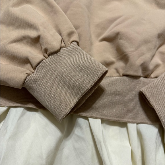 Twinset NWT Sweatshirt with poplin flounces size L - Picture 13 of 14